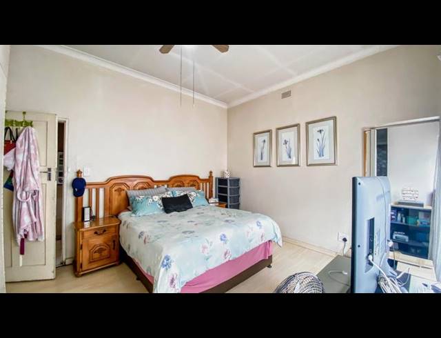 3 BEDROOM HOUSE FOR SALE IN BEZUIDENHOUT VALLEY
